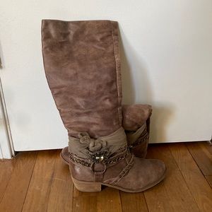 Tall boot